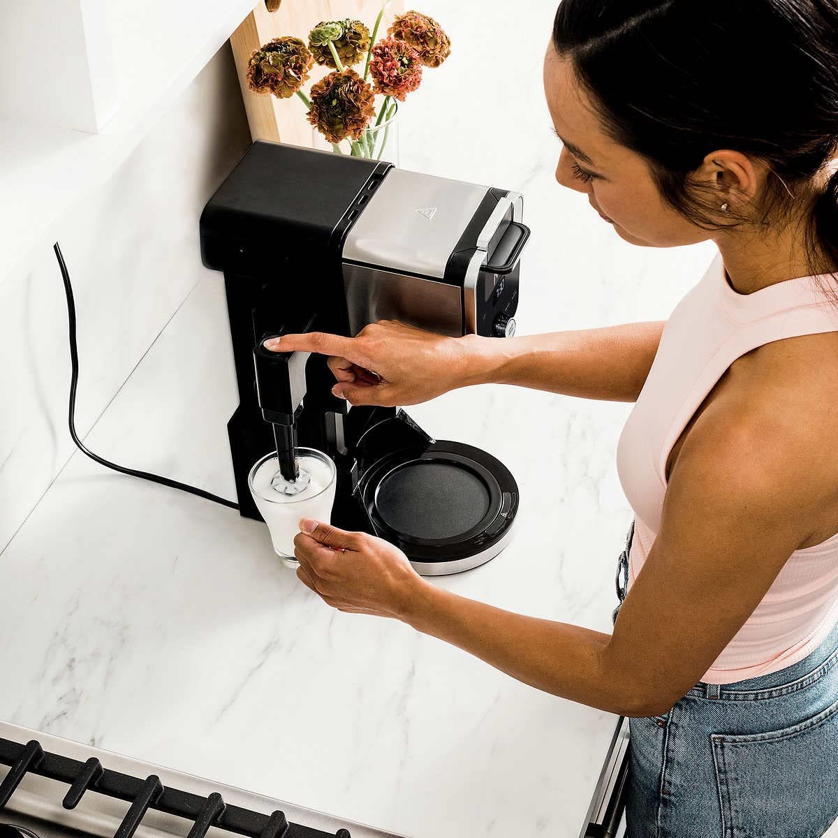 ****CLEARANCE**** Ninja DualBrew System 14-Cup Coffee Maker, Single-Serve Pods & Grounds, 4 Brew Styles, Built-In Fold Away Frother, 70-oz. Water Reservoir & Carafe, Black (CFP451CO) - Image 4