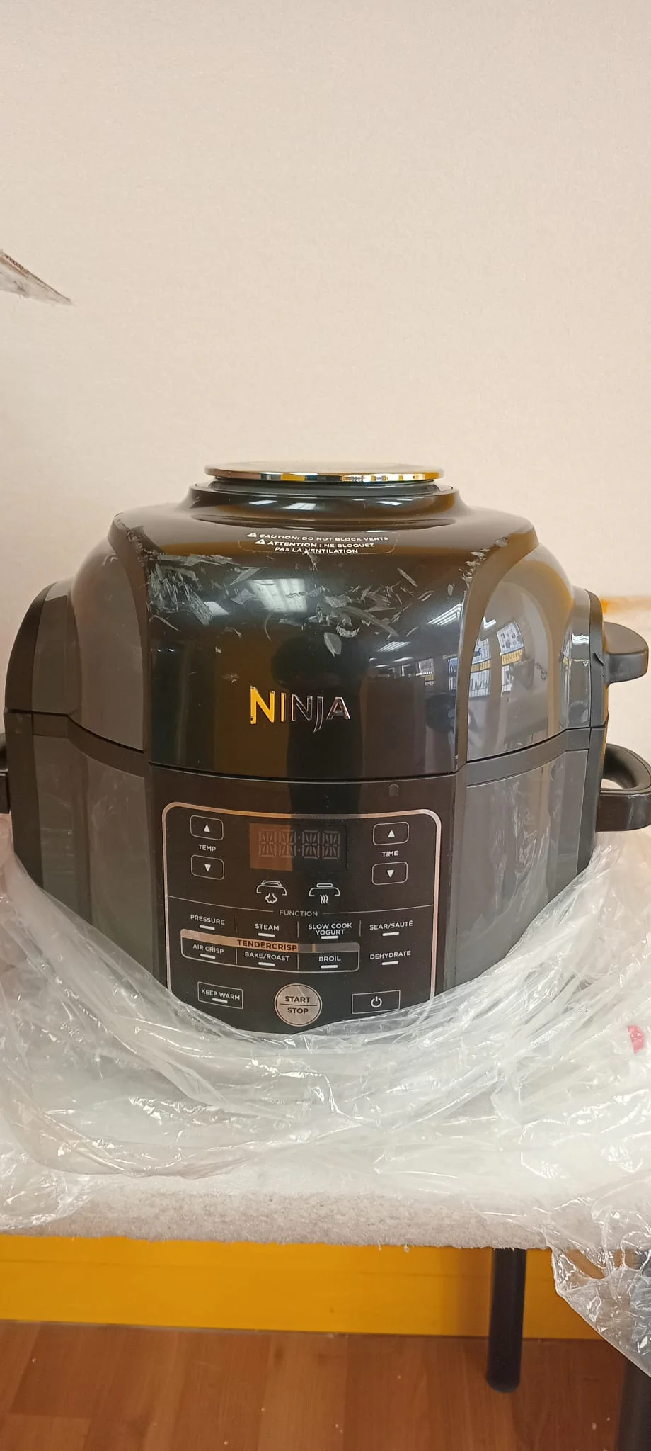 ****Clearance**** NINJA OP300 Pressure Cooker with Crisper - Image 3