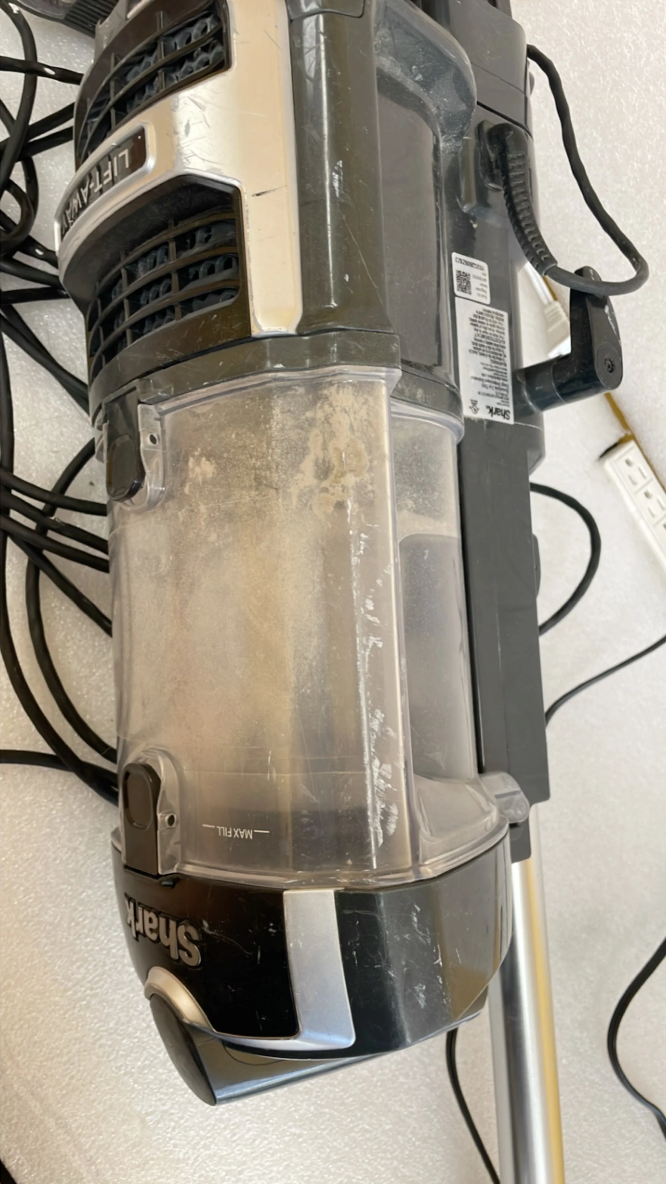 ****CLEARANCE*** Shark UV725 Navigator Lift-Away with Self Cleaning Brushroll Upright Vacuum with HEPA Filter - Image 8