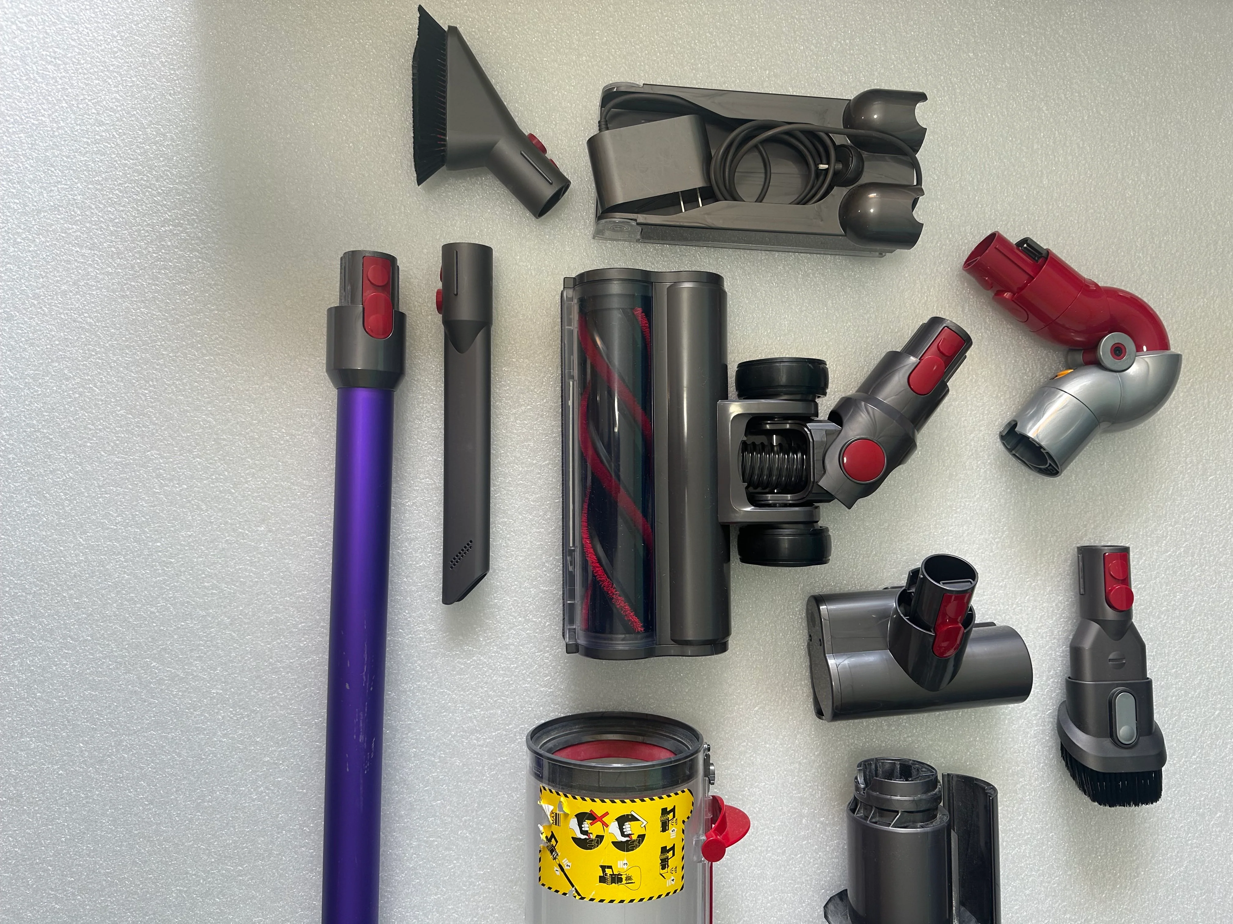 Dyson Cyclone V10 Animal + Lightweight Cordless Stick Vacuum Cleaner - Image 8
