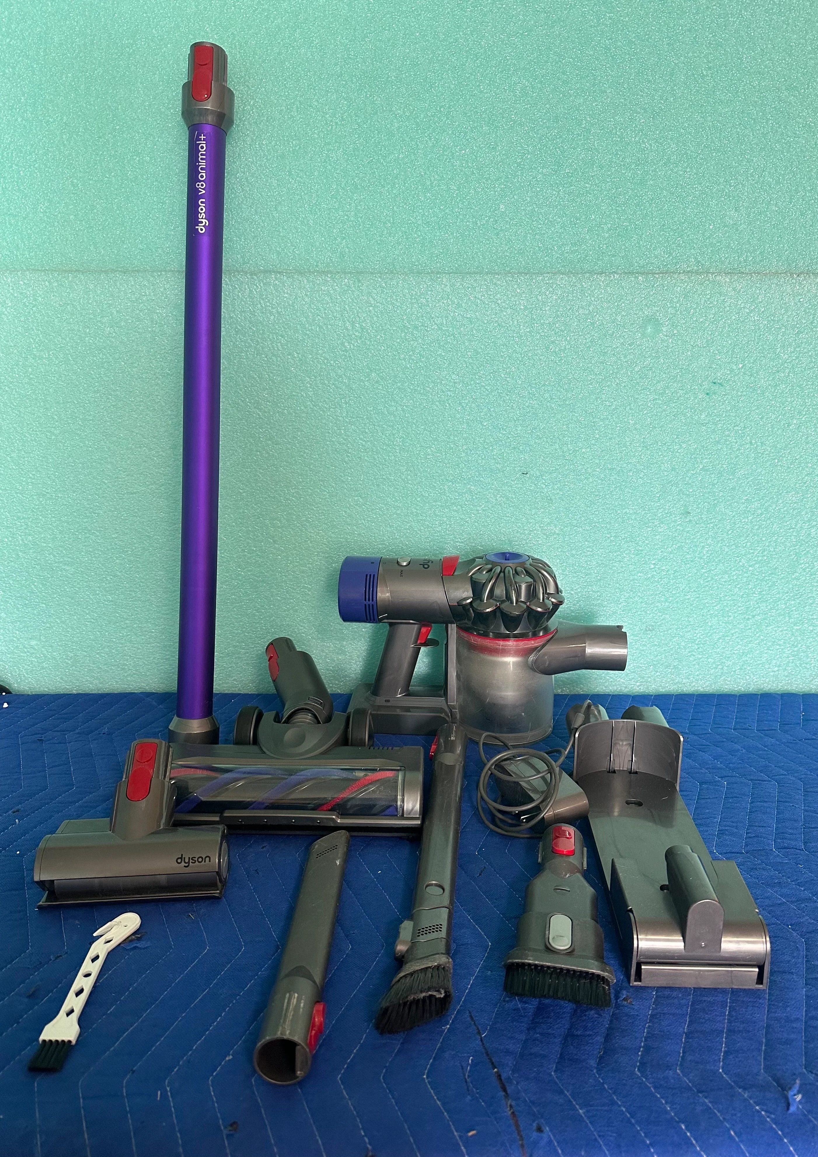 Dyson Cylcone V7 Animal Cordless Stick Vacuum Cleaner - Image 2