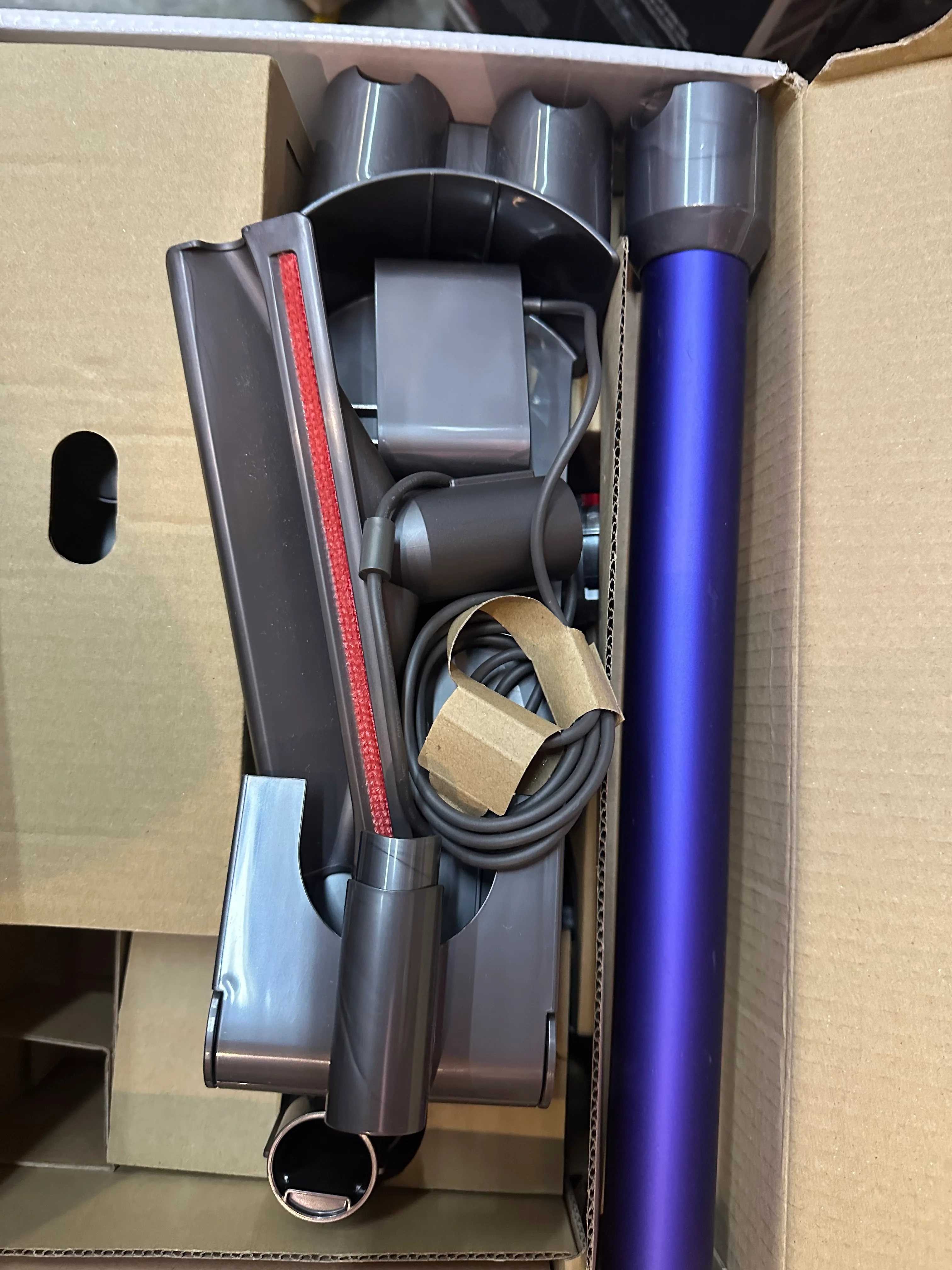 Dyson V8 Animal Extra Cordless Stick Vacuum - Image 9