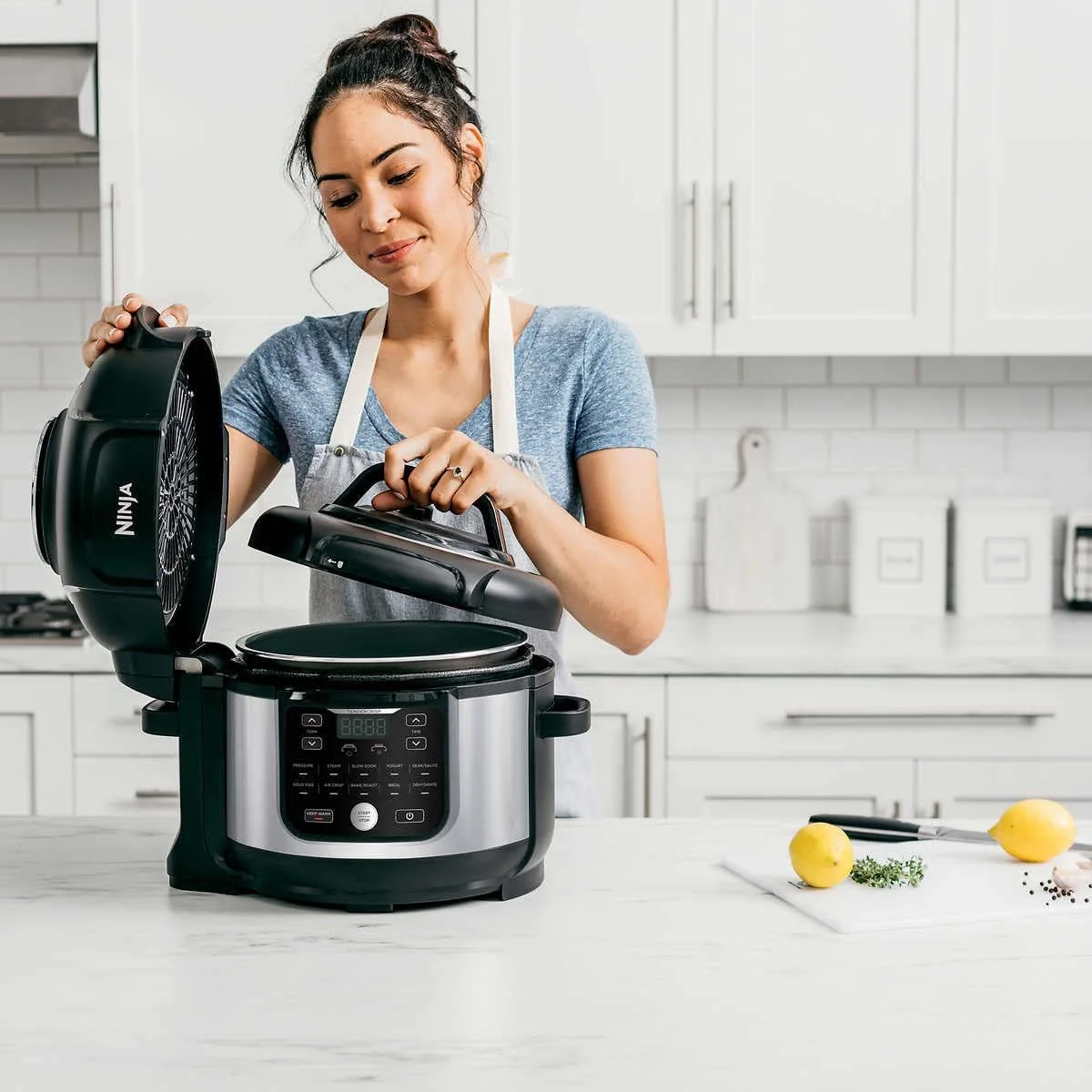 Ninja OS301/FD305CO Foodi 10-in-1 Pressure Cooker and Air Fryer with Nesting Broil Rack, 6.5-Quart Capacity, and a Stainless Finish - Image 3