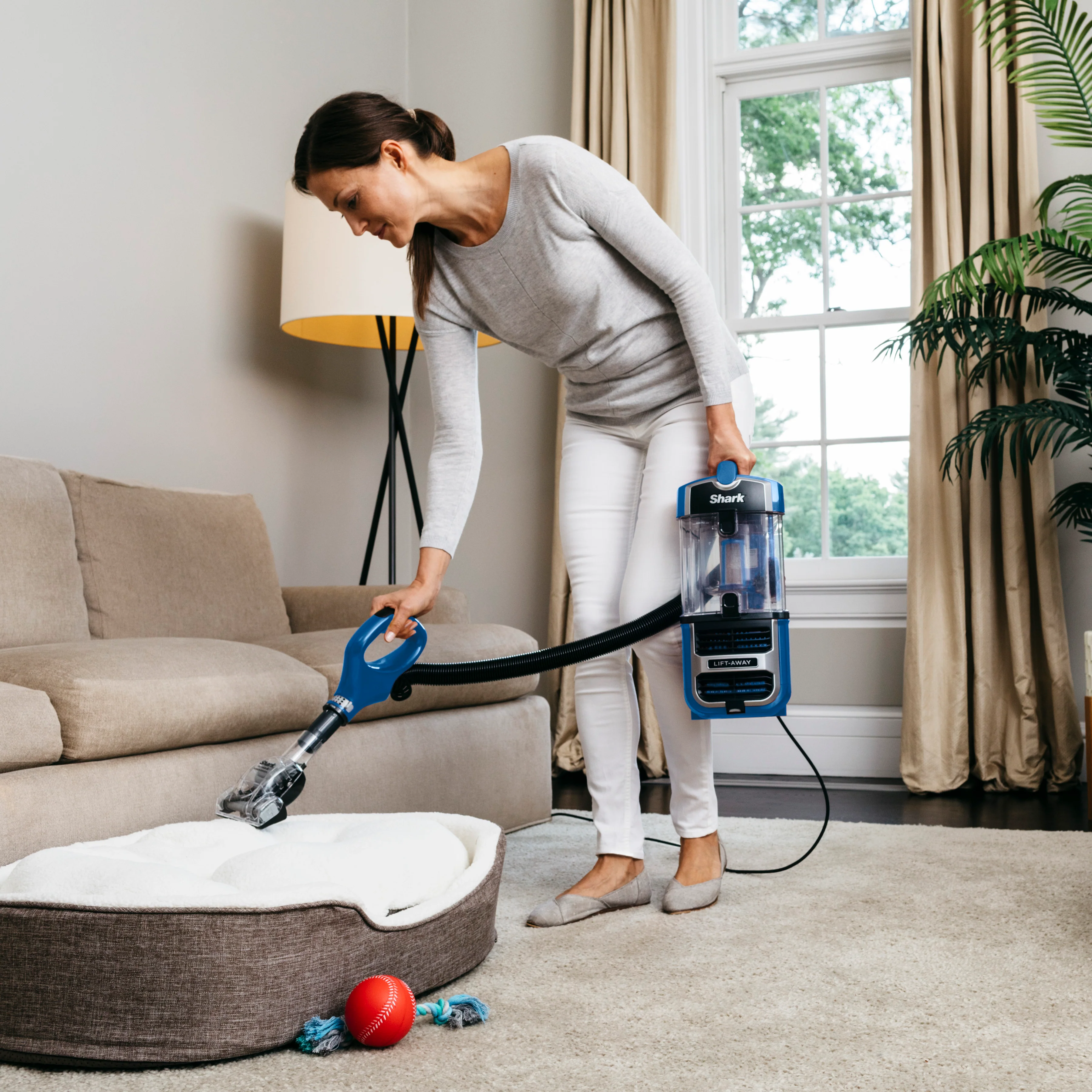 Shark Navigator Lift-Away Speed Zero-M Upright Vacuum ( ZU560 ) - Image 2