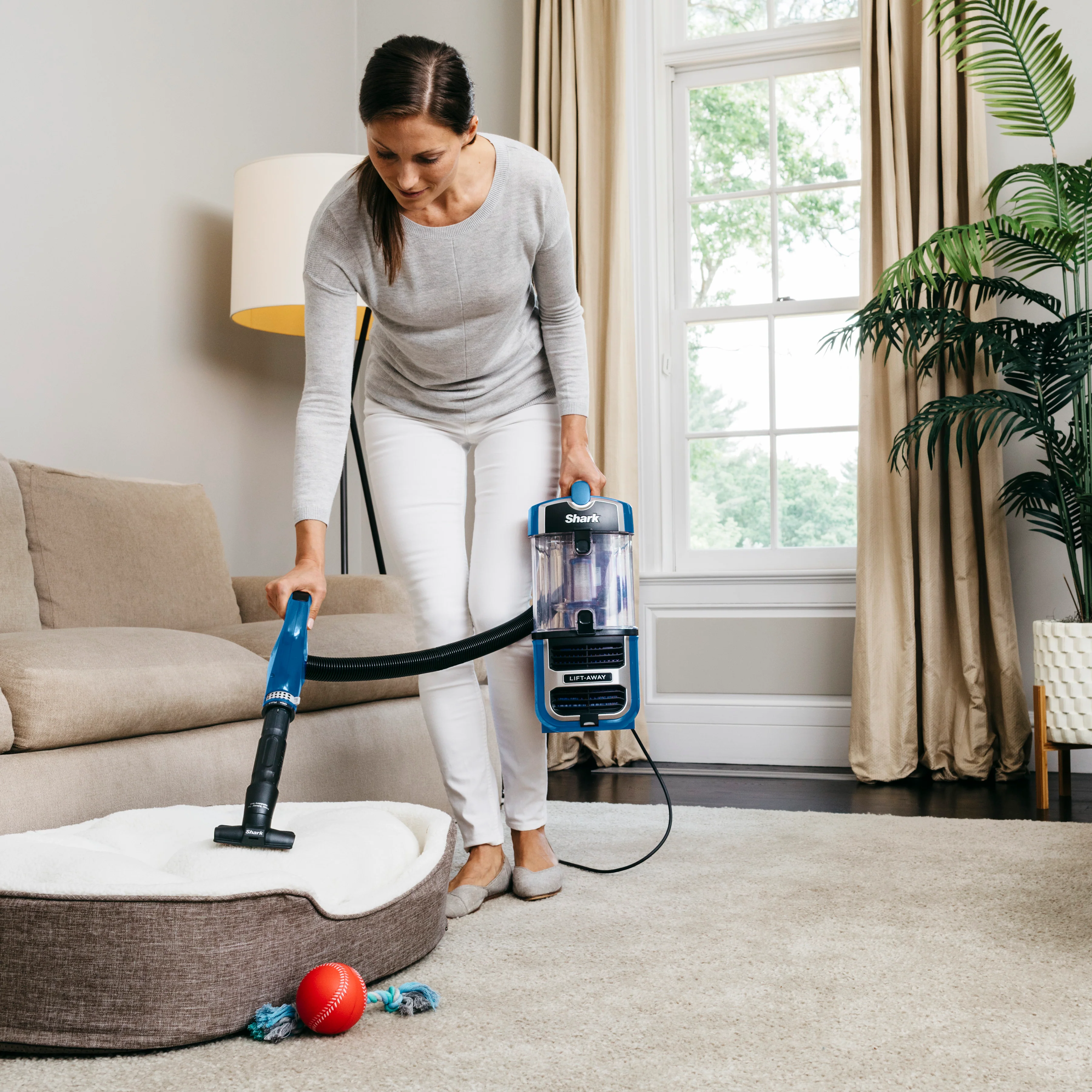 Shark Navigator Lift-Away Speed Zero-M Upright Vacuum ( ZU560 ) - Image 4